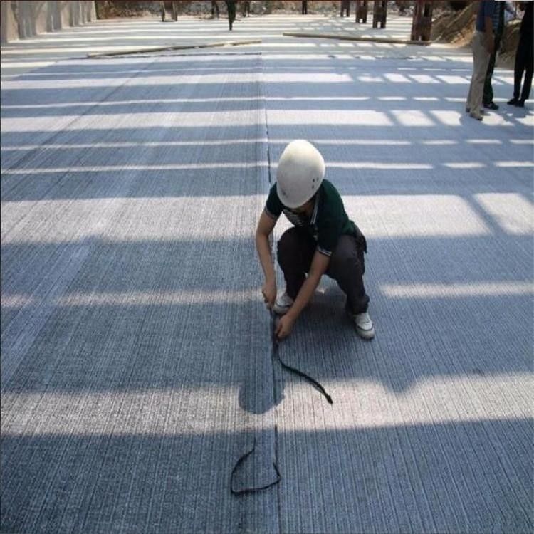 तालाब एंटी-सीपगेज जियोसिंथेटिक जीसीएल क्ले लाइनर मैट जीसीएल बेंटोनाइट जियोसिंथेटिक लैंडफिल के लिए