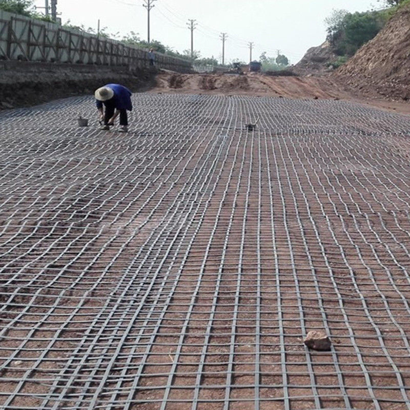उच्च तन्यता शक्ति द्विध्रुवीय वेल्डिंग स्टील प्लास्टिक कम्पोजिट मिट्टी का काम जियोग्रिड मिट्टी स्थिरता के लिए विरोधी कटाव सुविधा